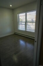 175-02 Jewel Ave in Queens, NY - Building Photo - Building Photo