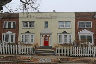 1204 Holbrook St Ne in Washington, DC - Foto de edificio - Building Photo