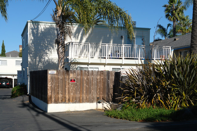 350 Chestnut Ave in Carlsbad, CA - Building Photo - Building Photo