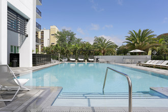 10X Fort Lauderdale in Fort Lauderdale, FL - Foto de edificio - Building Photo