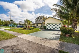 3120 NW 43rd Pl in Fort Lauderdale, FL - Building Photo - Building Photo