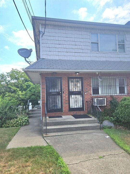 119-31-131 Guy R Brewer Blvd in Queens, NY - Building Photo