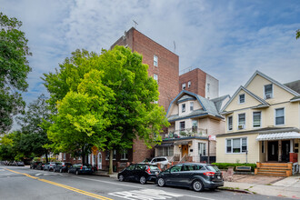 414 Albemarle Rd in Brooklyn, NY - Foto de edificio - Building Photo