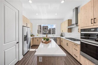 1073 Cadence in Irvine, CA - Building Photo - Building Photo