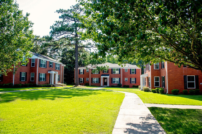 Oak Garden Apartments photo'