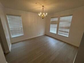588 Southridge Way in Irving, TX - Building Photo - Building Photo