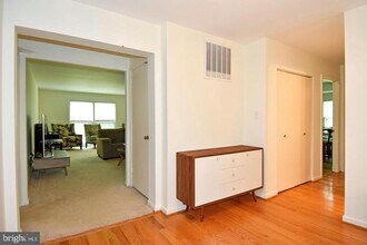 3714 Carriage House Ct in Alexandria, VA - Building Photo - Building Photo