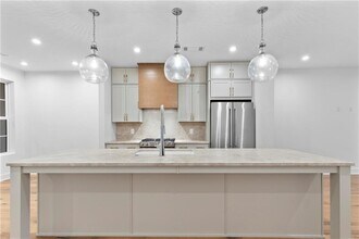 201 New St in Decatur, GA - Foto de edificio - Building Photo