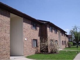 Spacious 1, 2 & 3 Bedrooms! in Tipton, IN - Building Photo