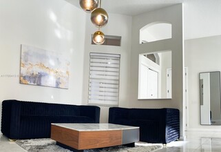 5341 SW 33rd Terrace in Fort Lauderdale, FL - Building Photo - Building Photo
