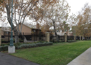 Willowood Apartments in Riverside, CA - Building Photo - Building Photo