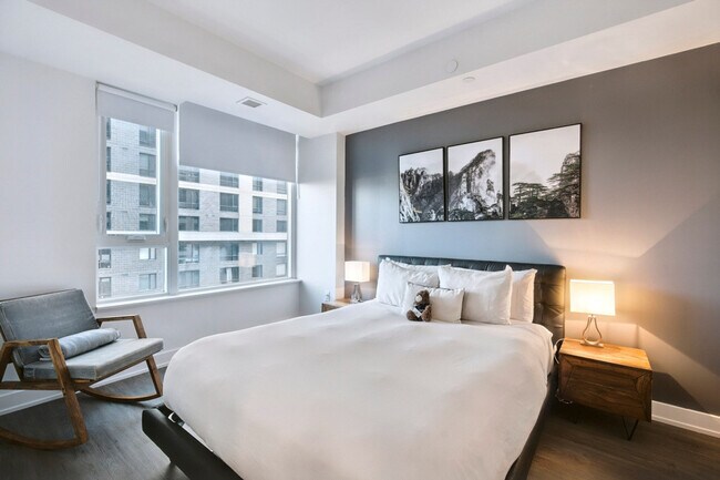 90 Champagne Ave S in Ottawa, ON - Building Photo - Building Photo