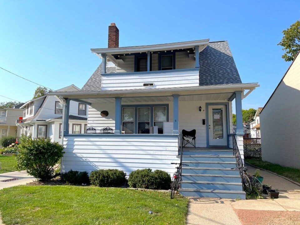 6 S Randall Ave in Madison, WI - Building Photo