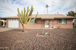 10530 W Alabama Ave in Sun City, AZ - Building Photo