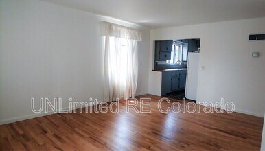 1955 Willow St in Denver, CO - Building Photo - Building Photo