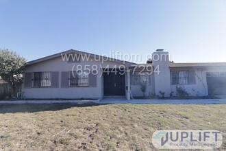 5162 Central Ave in Bonita, CA - Building Photo - Building Photo