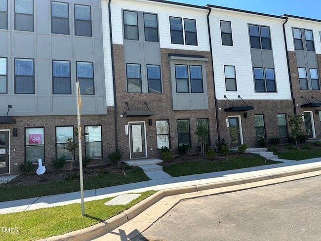 2806 Kempthorne Rd in Cary, NC - Building Photo - Building Photo