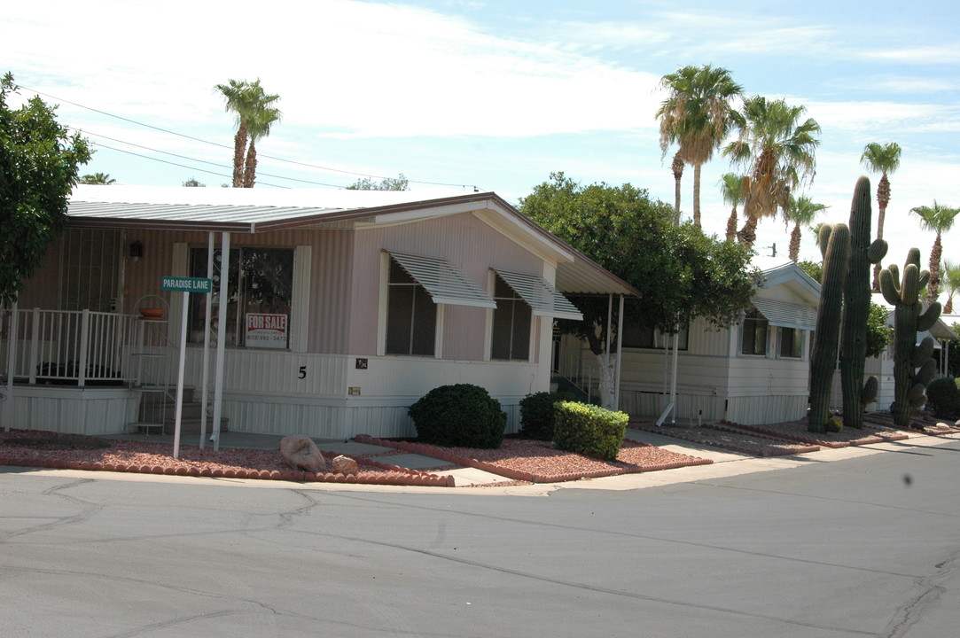 Paradise North in Phoenix, AZ - Building Photo