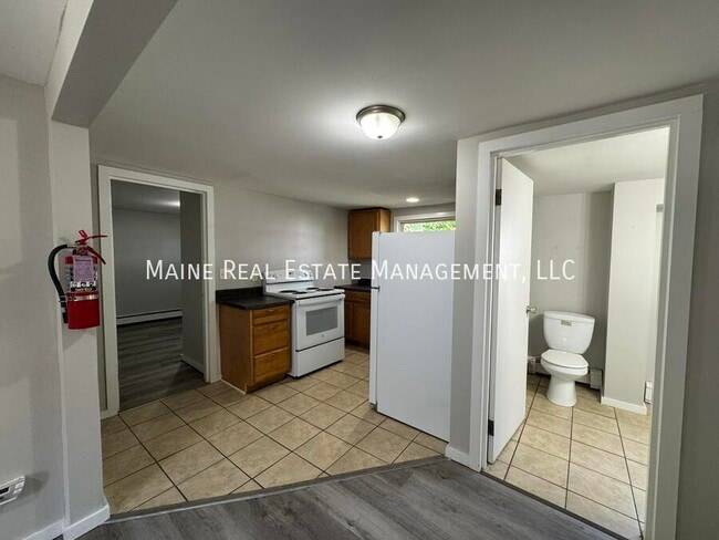 206 Maine Ave in Farmingdale, ME - Building Photo - Building Photo