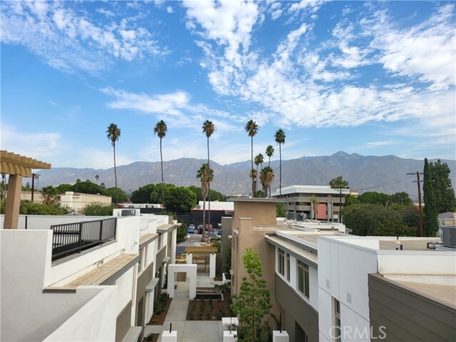 2488 Mohawk St in Pasadena, CA - Building Photo