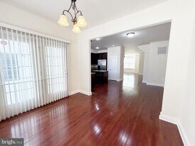 23008 Meadow Mist Rd in Clarksburg, MD - Building Photo