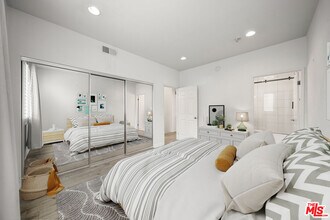 812 N Hudson Ave in Los Angeles, CA - Building Photo - Building Photo