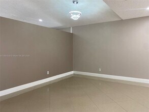 405 SW 183rd Way in Pembroke Pines, FL - Building Photo - Building Photo