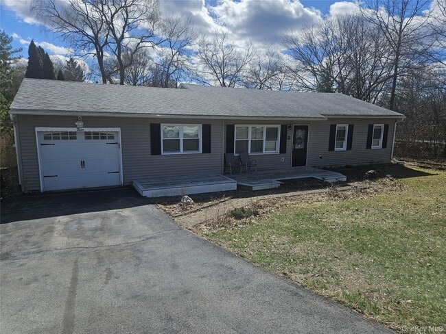 property at 3 Plymouth Rock Ct