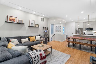 1550 N Hoyne Ave in Chicago, IL - Building Photo - Building Photo