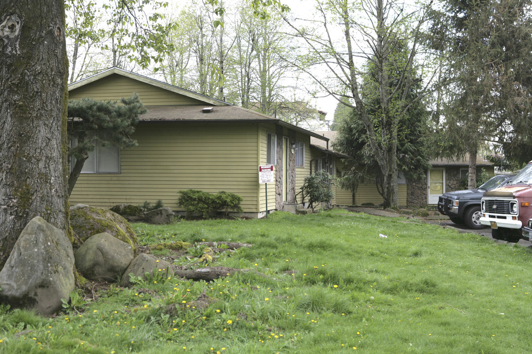 1231-1257 NE 183rd Ave in Portland, OR - Building Photo