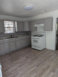 5605 Lavender St photo'