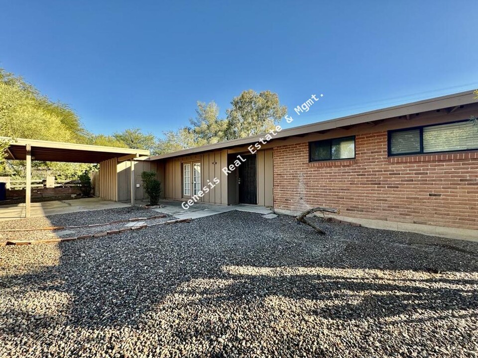 7342 E Princeton Dr in Tucson, AZ - Building Photo