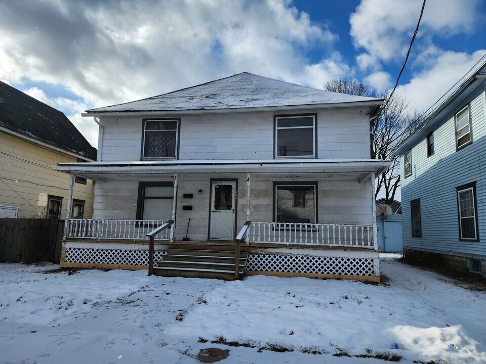 632 Garden Ave, Unit Apartment 1 in Olean, NY - Building Photo