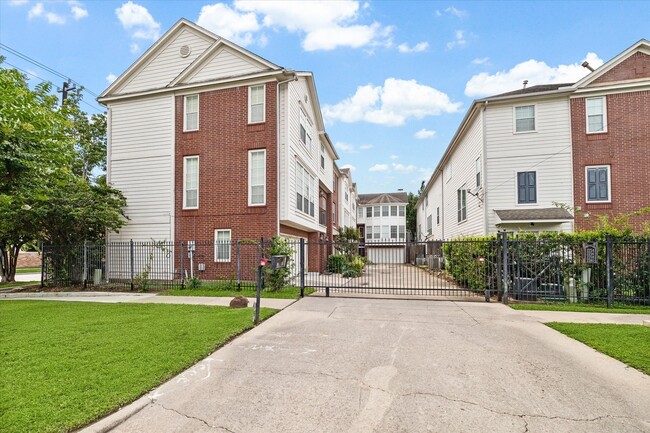 property at 2260 La Branch St
