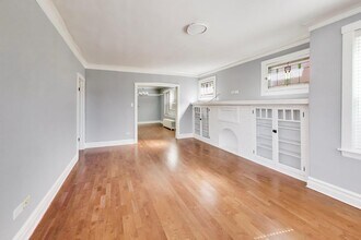 3837 N Sawyer Ave in Chicago, IL - Building Photo - Building Photo