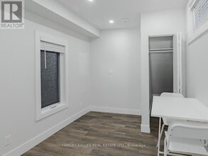 160 Lansdowne Ave in Toronto, ON - Building Photo - Building Photo