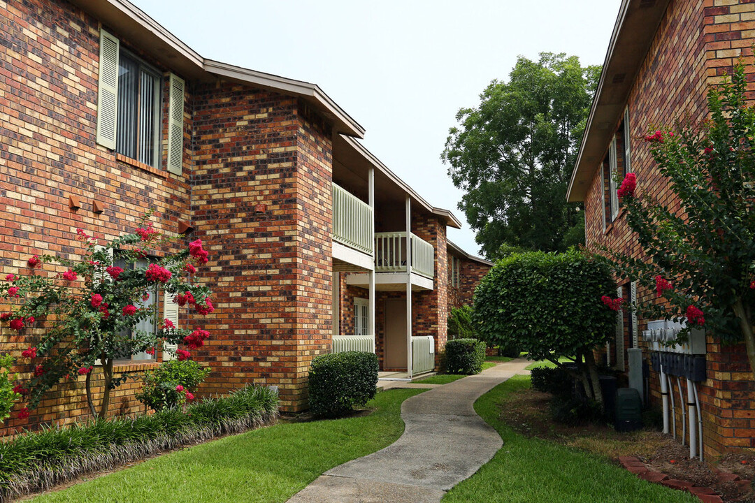 Briarwood Condominiums in Pensacola, FL - Building Photo