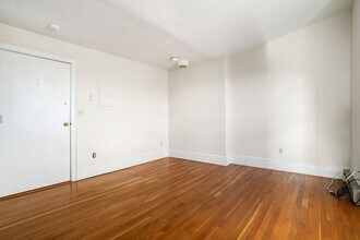 546 Columbus Ave, Unit 12 in Boston, MA - Building Photo - Building Photo