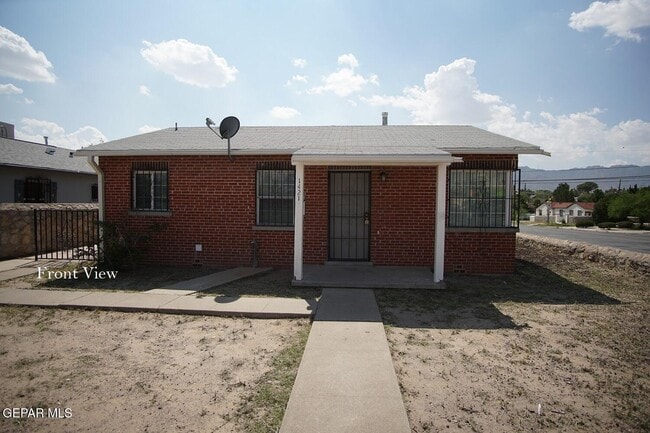 property at 1421 Howze St