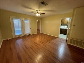 4704 Retreat Rd in Montgomery, AL - Foto de edificio - Building Photo