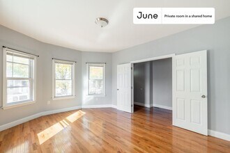 Room in Shared 4 bed/1 bath home in Boston, MA - Foto de edificio - Building Photo