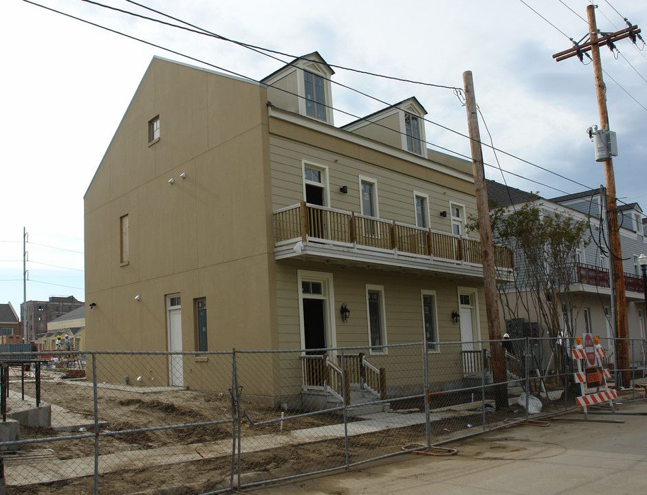 2010 St Thomas St in New Orleans, LA - Foto de edificio