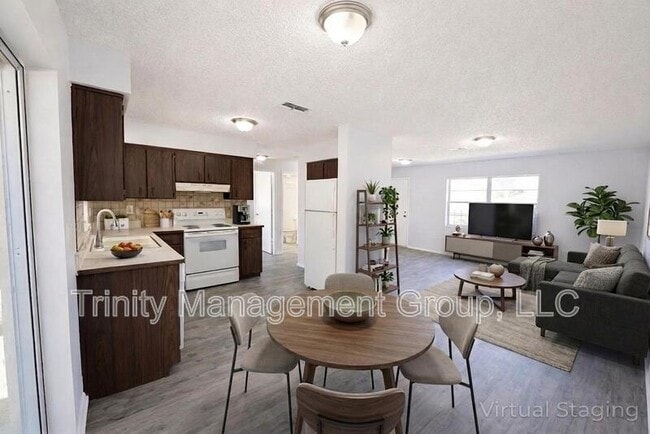 2262 Lake Forest Ave in Spring Hill, FL - Building Photo - Building Photo