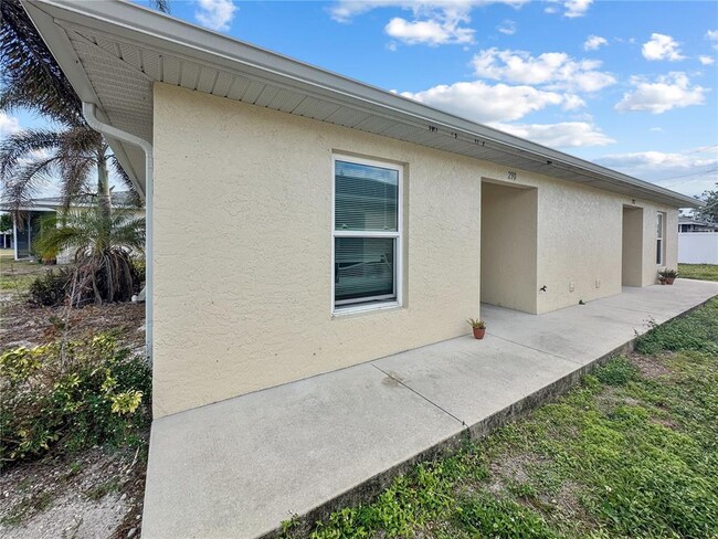 290 Washington Ave in Englewood, FL - Building Photo - Building Photo