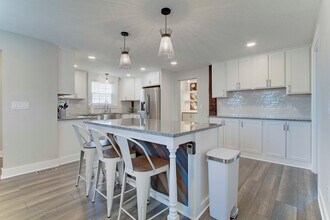 1610 Cooper Foster Park Rd in Vermilion, OH - Building Photo - Building Photo