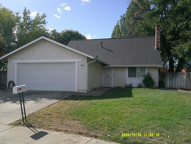 725 Devonshire Ct in Dixon, CA - Building Photo - Building Photo
