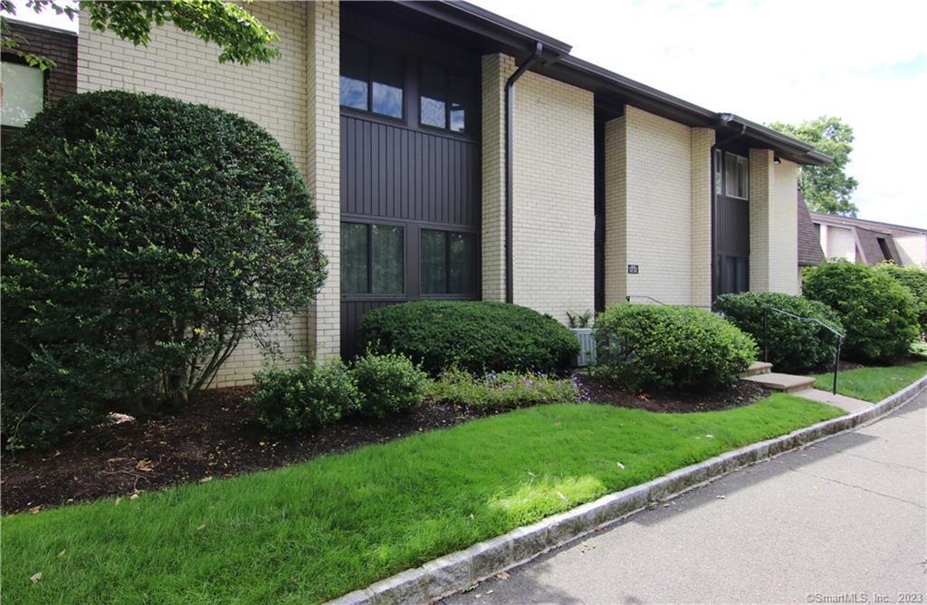 249 Hamilton Ave in Stamford, CT - Building Photo
