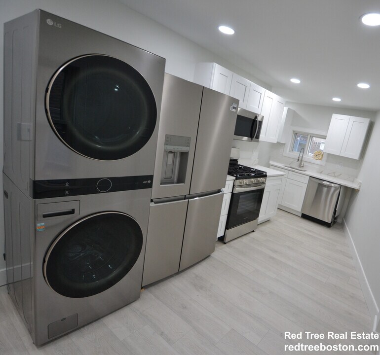 15 Avalon St in Revere, MA - Building Photo