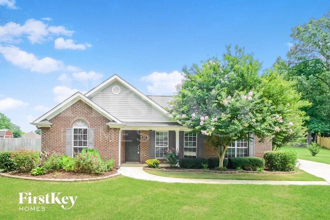 237 Silverstone Ln in Alabaster, AL - Building Photo