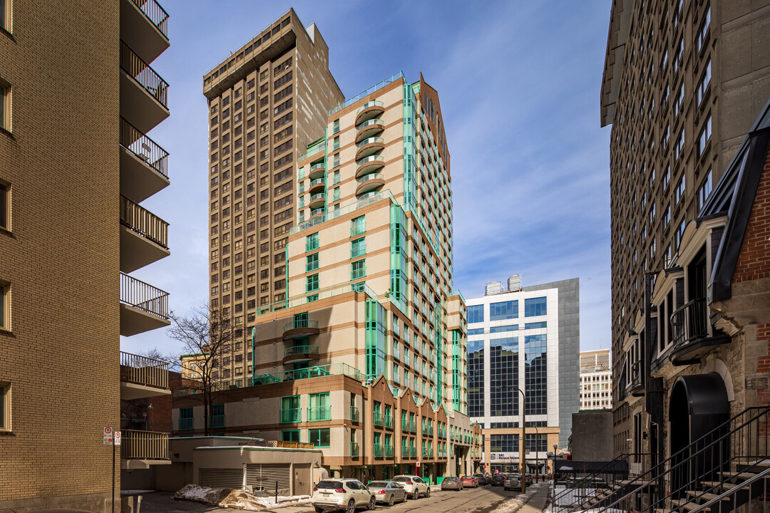 Manhattan Condominiums in Montréal, QC - Building Photo